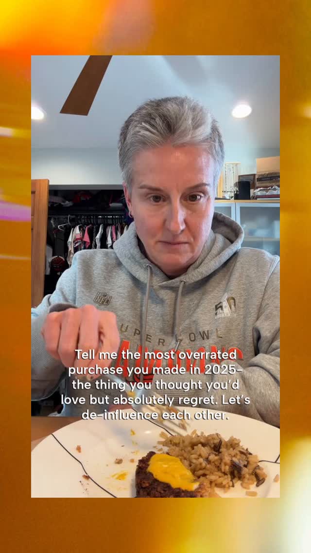I’ll go first ⬇️
 
That “perfect” planner. 

I was convinced it would get my life together, esp since I no longer had my 9-5 job. 

It absolutely DID NOT, and now it’s buried under a stack of mail with maybe 3 months filled out. 🤦🏼‍♀️
 
Your turn.

No shame. Tell me ⬇️ the most overrated thing you bought last year. 
 
Follow @paigeaswenson for help with wasting money 😂

#friday #fridayfunnies

shared via @buzzfy.co